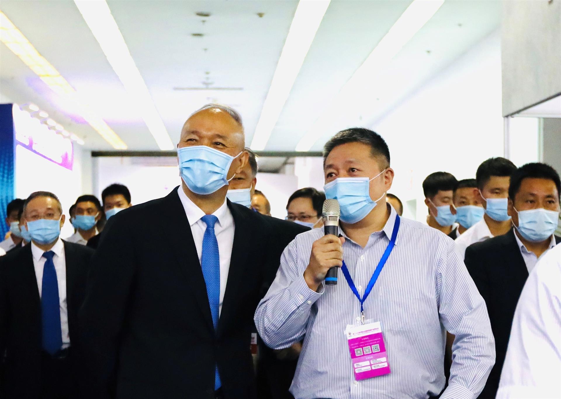 香港操B操大屁股【热点聚焦】蔡奇书记视察科博会首科院——工发组织联合展区，创新成果引起广泛关注